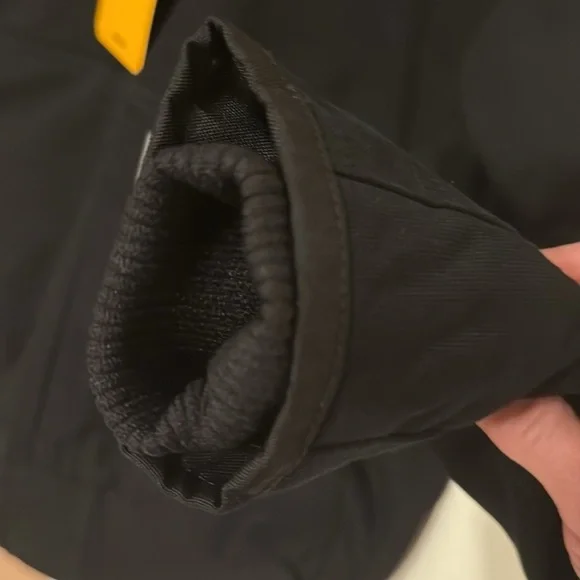 Carhartt Black Heavy-Duty Sweatshirt - Picture 5 of 7